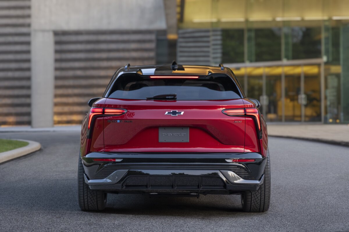 2025 Chevrolet Blazer EV rear look