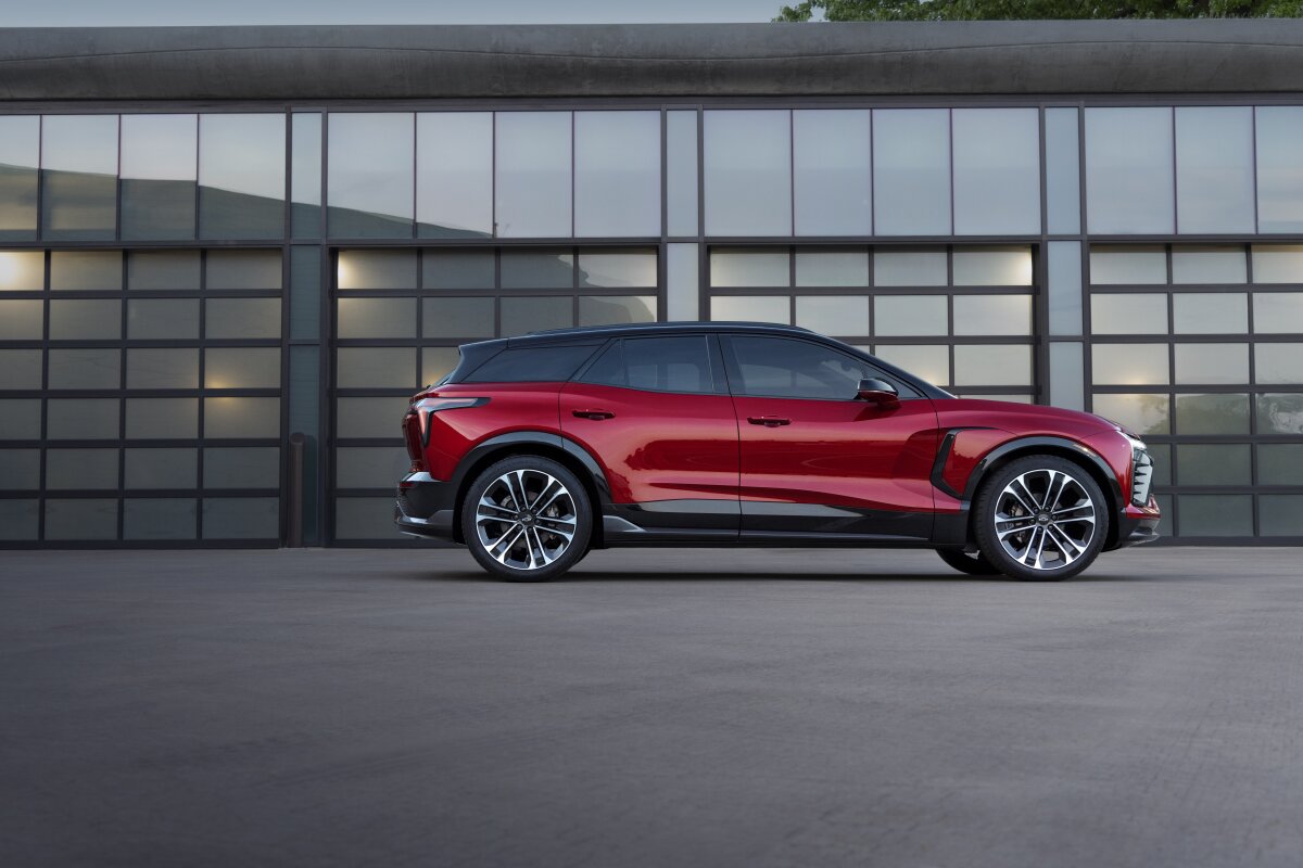 2025 Chevrolet Blazer EV outer side look