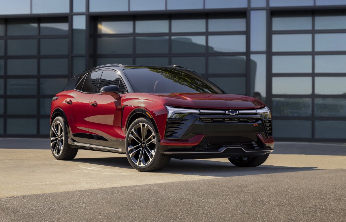 2025 Chevrolet Blazer EV exterior view